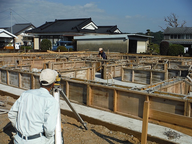 基礎工事　レベラー　